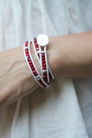Wraparmband vitt, rött och silver